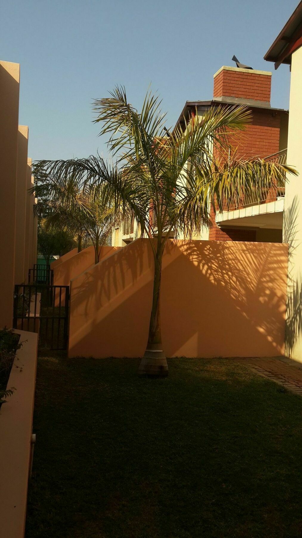 Palm Valley Inn And Day Spa Hartbeespoort Exteriér fotografie